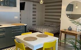 Dole : studio en plein centre, copropriété calme